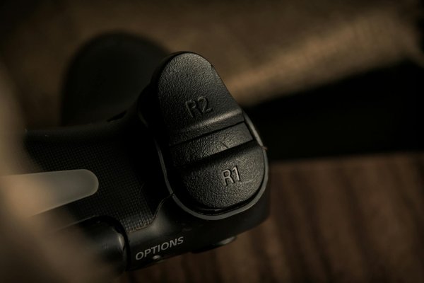 Quels sont les avantages des processeurs Intel Xeon pour les serveurs de bases de données?